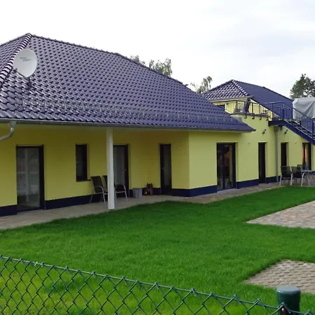 Strandhaus Sonnenseite Rechts, Nur 100m Vom Senftenberger * Senftenberg