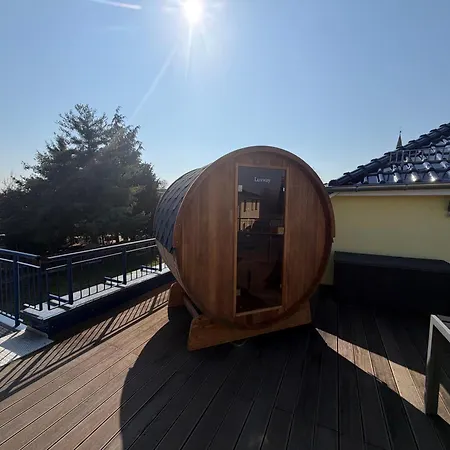 Strandhaus Sonnenseite Rechts, Nur 100m Vom Senftenberger Dom wakacyjny *