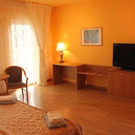 Apartment-hotel-dahlem Hotel apartamentowy 2*