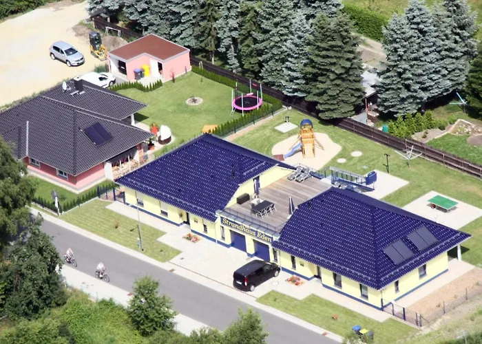 Strandhaus Sonnenseite Rechts, Nur 100m Vom Senftenberger Semesterbostad