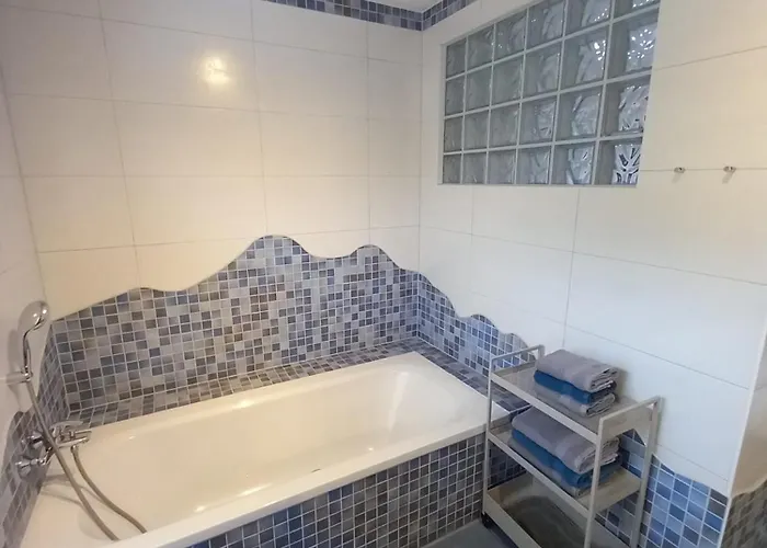 Dom wakacyjny Strandhaus Sonnenseite Rechts, Nur 100m Vom Senftenberger Senftenberg